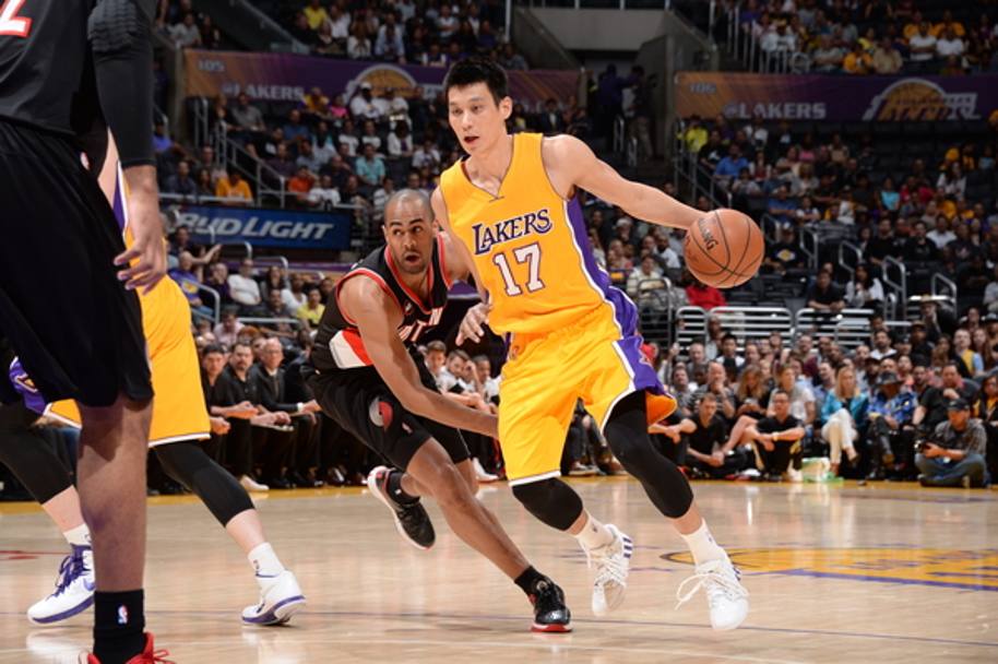 Jeremy Lin ha guadagnato 14,9 milioni nell&#39;ultima stagione con i Lakers. Ma i tempi della Linsanity sono lontanissimi...